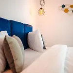Roxy&maryo Hotel