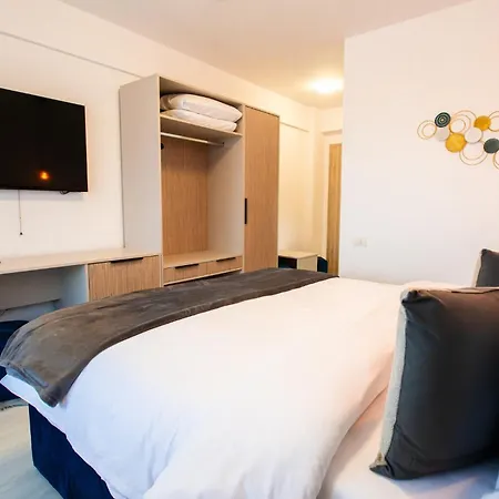 Roxy&maryo Hotel