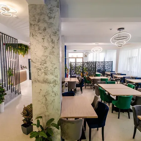 Roxy&maryo Hotel