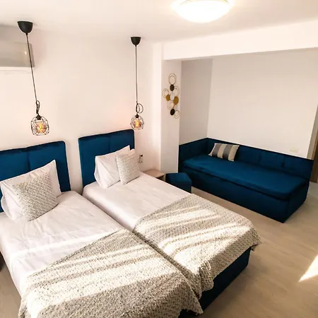 Roxy&maryo Hotel